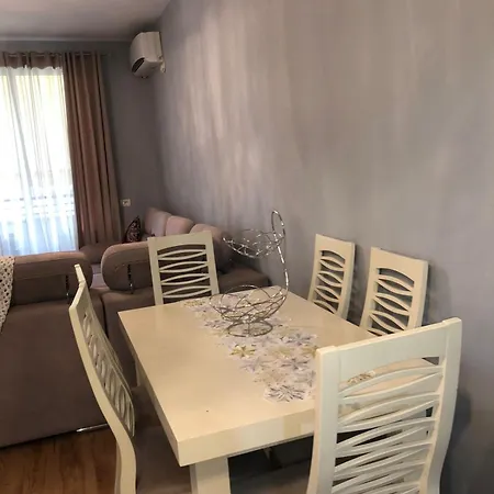 Cozy In , Albania アパート